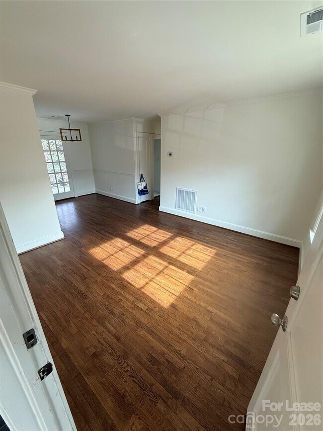 Foto del edificio - 2114 Brandon Cir