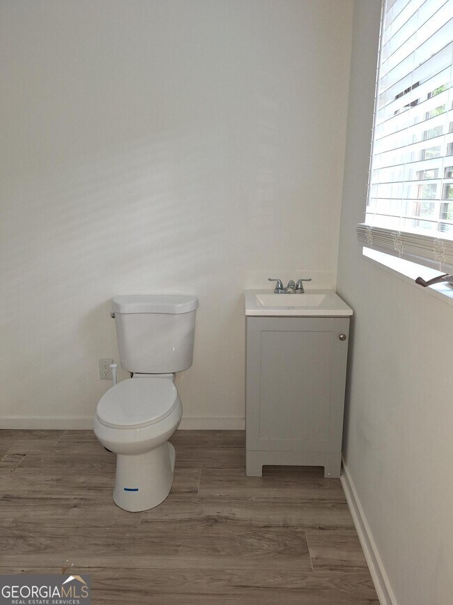 Foto del edificio - 1684 Sylvan Rd SW