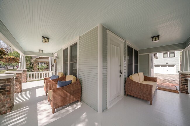 Foto del edificio - 1123 E 7th St