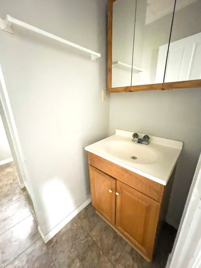 Foto del edificio - 830 W North St