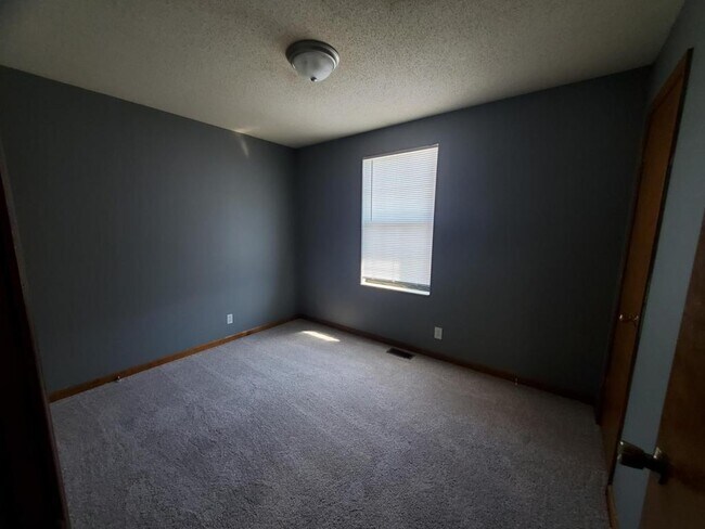 Building Photo - 530 Hietts Lane, Apt B.