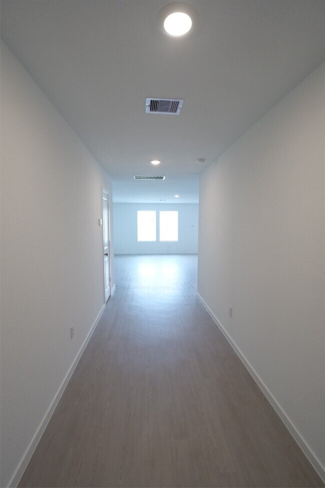 Building Photo - 26727 Feather Reed Dr
