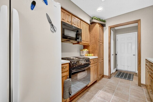 Foto del edificio - 3203 Tealwood Pl