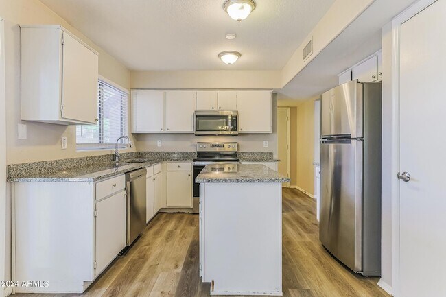 Foto del edificio - 4302 E Muirwood Dr