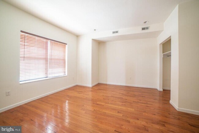 Building Photo - 1838 N 16th St