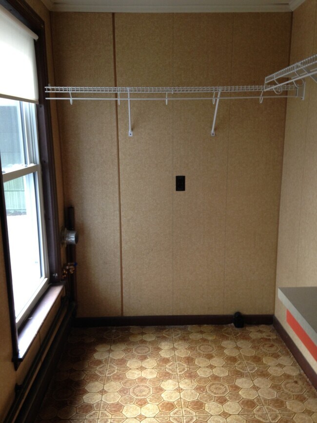 Laundry Room - 92 Prospect St