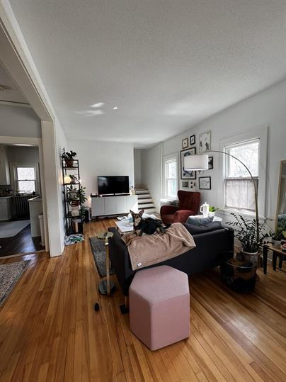 Foto del edificio - Charming 2-Bedroom Retreat in the Heart of Minneapolis! 7/1/2026