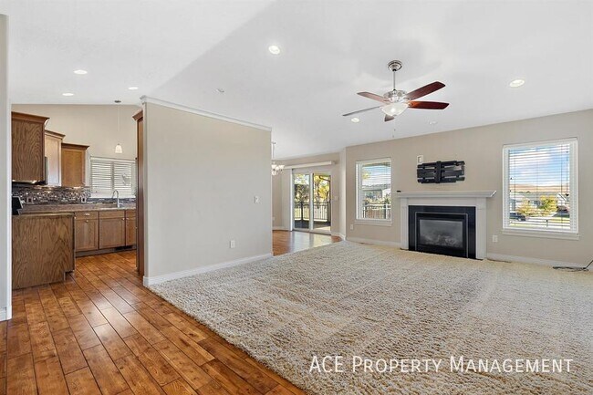 Foto del edificio - 4904 Misty Woods Lane