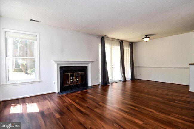 Foto del edificio - 3152 Covewood Ct