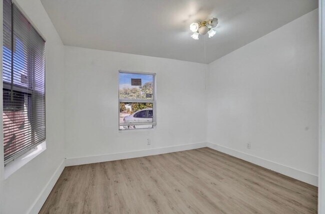 Dormitorio - 1632 Lauderdale Manor Dr