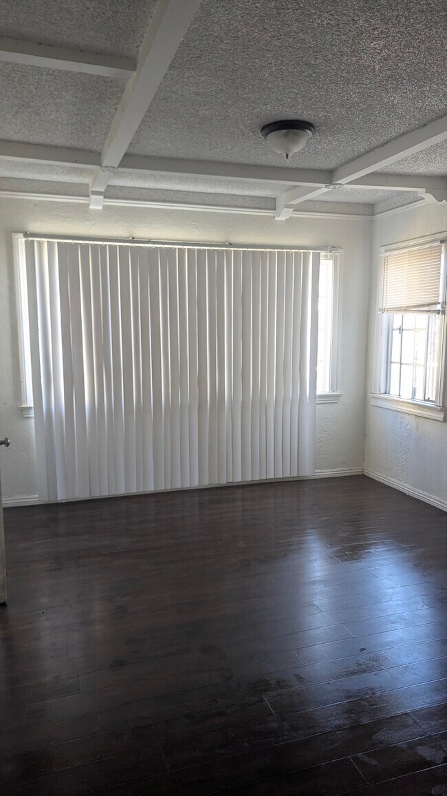 Foto del edificio - 1008 N Willow Ave
