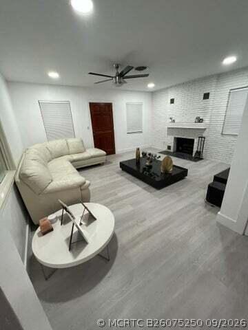 Foto del edificio - 291 E Boca Raton Rd