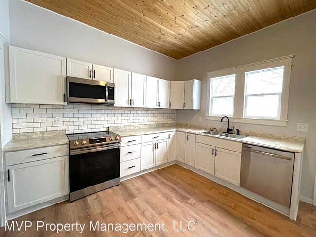 Foto del edificio - 5 br, 2 bath House - 1502 Wood St.