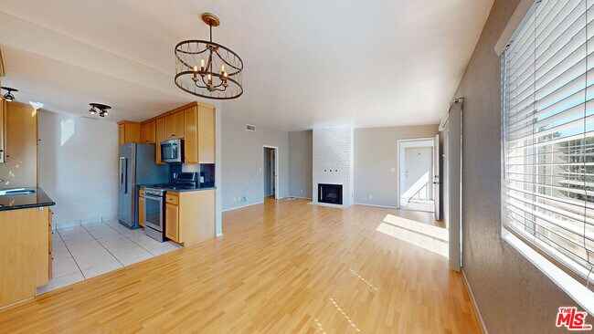 Foto del edificio - 14007 Milbank St