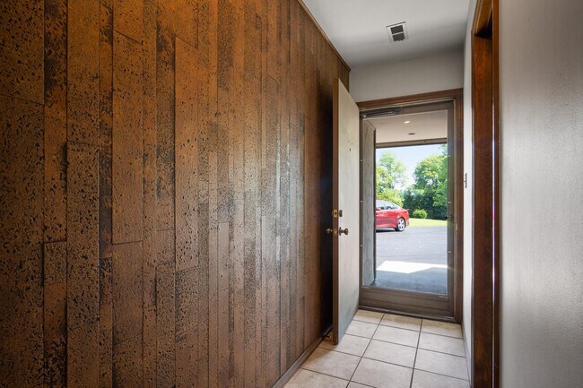 Building Photo - 1701 N Taliesin Way