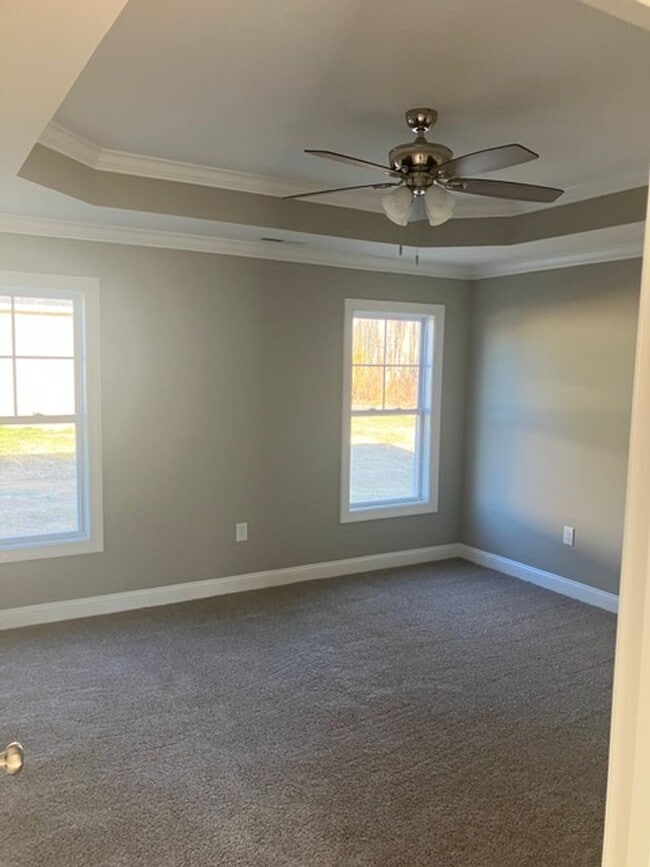 Foto del edificio - 5243 Castlewood Dr