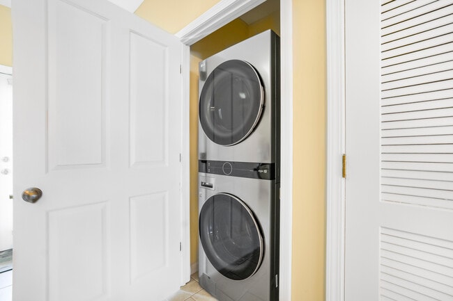 Building Photo - 8113 Annabellas Ct