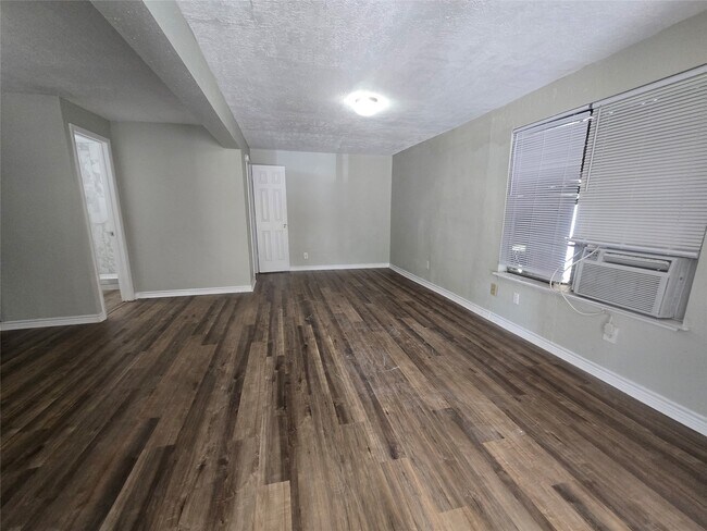 Foto del edificio - 202 N Logan St