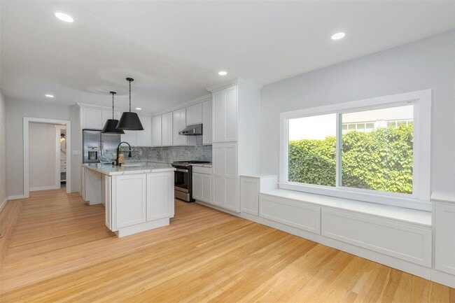 Building Photo - Beautiful Historic Home Meets Modern Luxury in San Leandro
