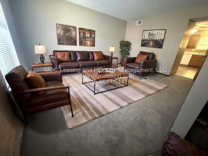 Foto principal - Large Master Bedroom - just in time for Fa...