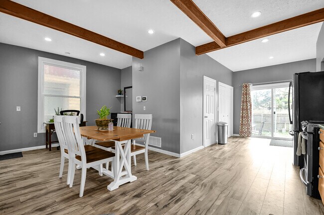 Building Photo - 1049 Fair Ave