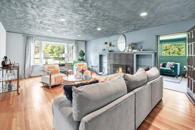 Foto del edificio - 26 Pearsall Pl