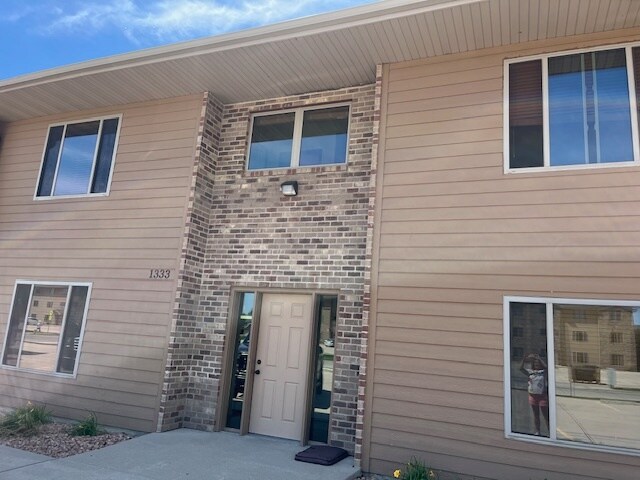 Foto principal - 1333 E Clark St