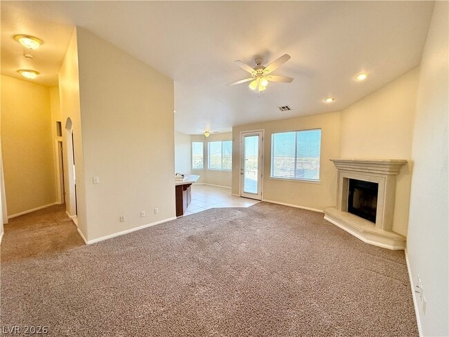Building Photo - 4467 E Dandelion St