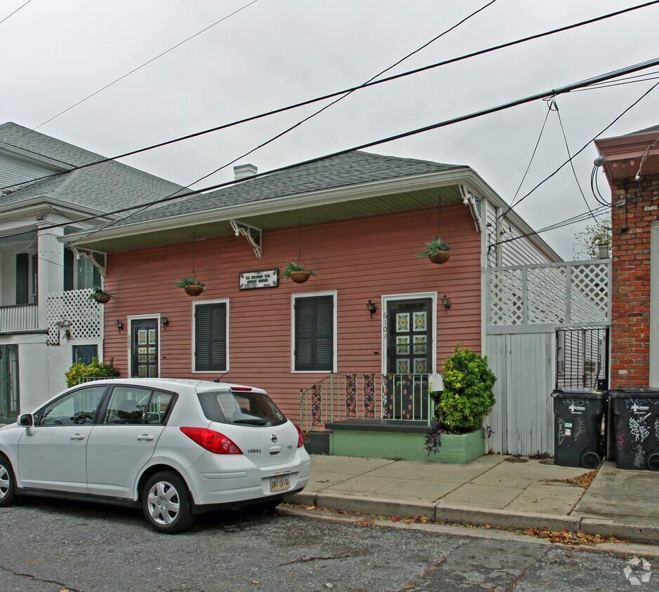 Foto principal - 608-610 Kerlerec St