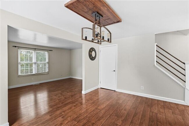 Foto del edificio - 222 Parkwood Dr