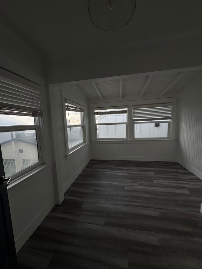 Foto del edificio - 1653 Bayview Dr