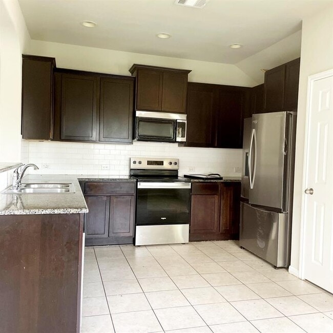 Building Photo - 18409 Bandelier Dr
