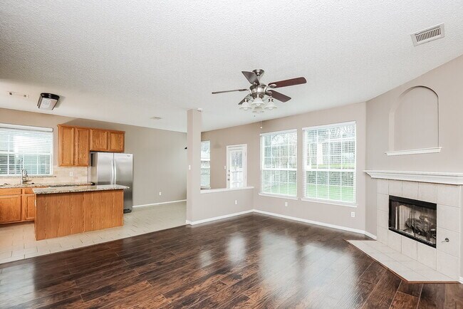 Foto del edificio - 4805 Barnhill Ln