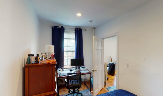 Building Photo - 8 Brimmer St