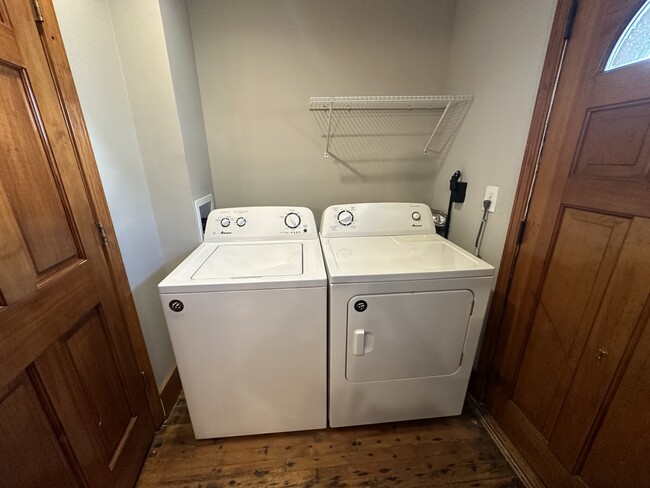 Building Photo - 258 Lexington St