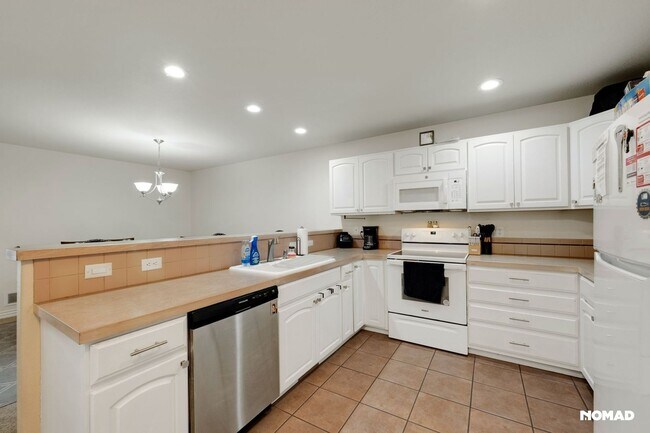 Foto del edificio - Spacious 4BR Townhome in Greeley