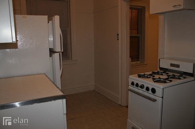 Building Photo - 0 bedroom in CHICAGO IL 60613