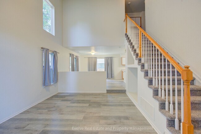 Foto del edificio - Evolve Real Estate: Bright & Spacious Home in Denver’s Green Valley Ranch! Available May 1st