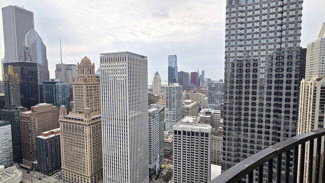 Building Photo - 300 N State St