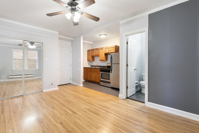 Foto del edificio - 5860 N Kenmore Ave