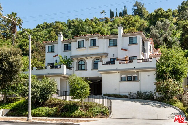 Foto del edificio - 191 Monterey Rd
