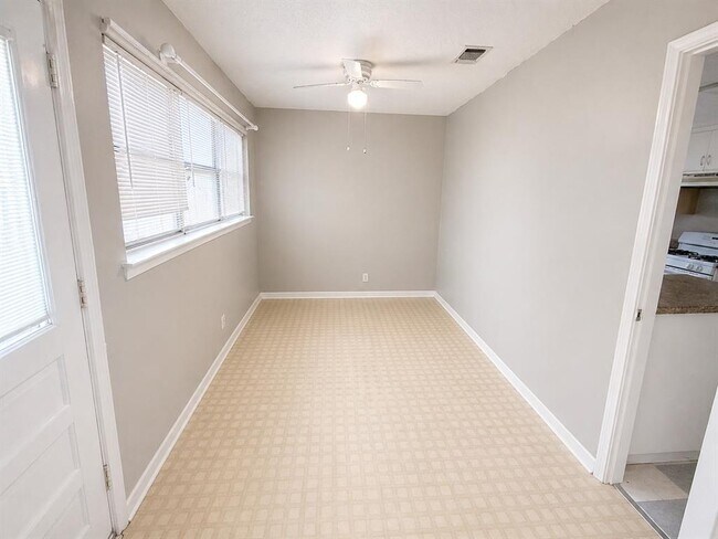 Building Photo - 5400 Harmon Ave