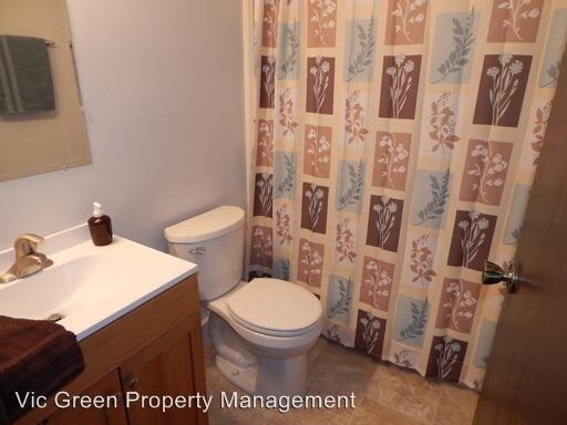 Building Photo - 4644 Waynedale Cir