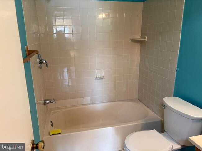 Building Photo - 61 Salem Rd