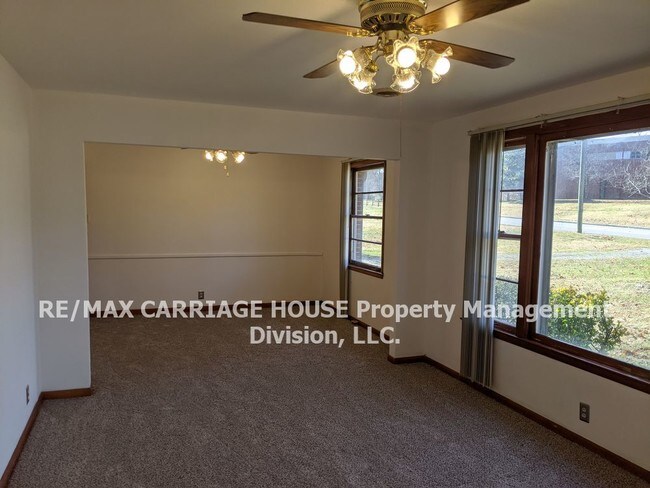 Foto del edificio - 4047  Dodson Chapel Rd