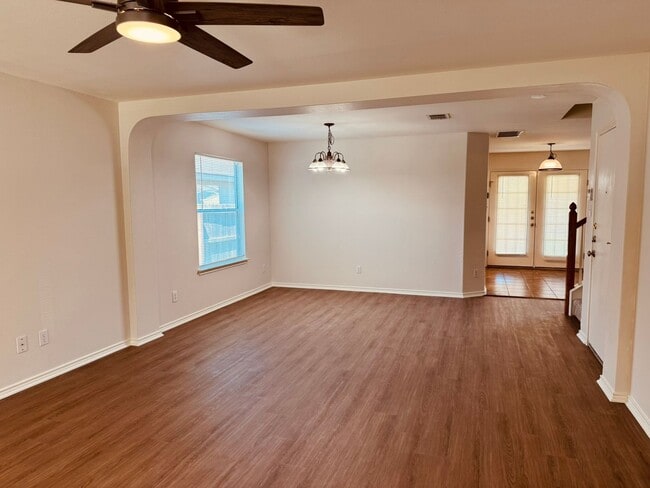Foto del edificio - 8943 Walnut Springs