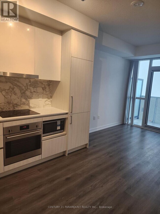 Photo du bâtiment - 225 Commerce St