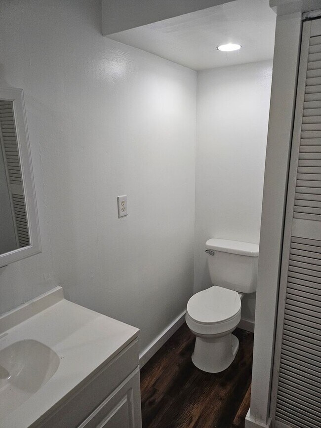 Building Photo - 4 bed house in Chandler  with garage and f...