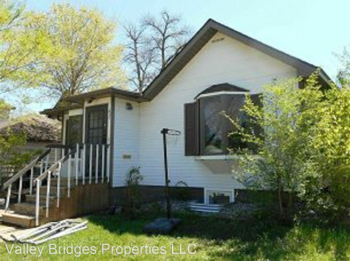 Primary Photo - 3 br, 1.5 bath House - 823 3rd St NW