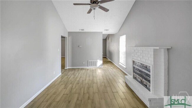 Foto del edificio - 436 Edgewater Rd